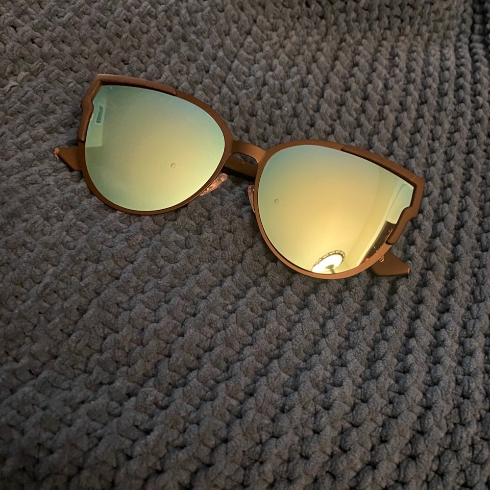 Quay Australia mirrored shades